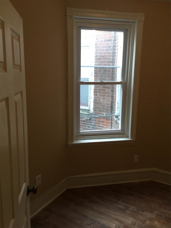 Building Photo - 6114 Sansom St