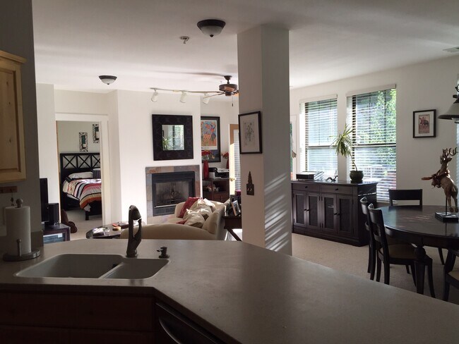 Foto del edificio - 8300 Meadowview Dr
