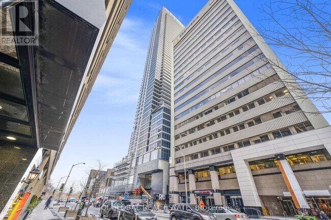 Photo du bâtiment - 395-1395 Bloor St E