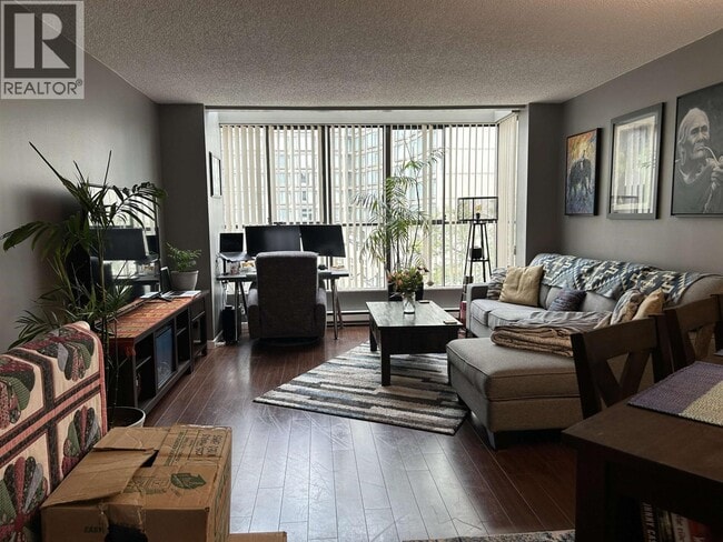 Building Photo - 850 Burrard St