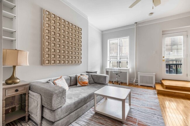 Building Photo - 130 W 81st St