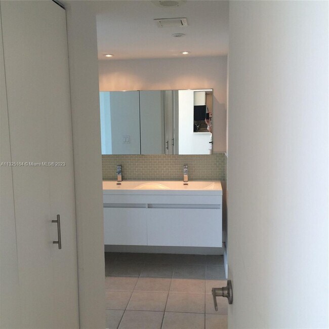 Foto del edificio - 3625 N Country Club Dr