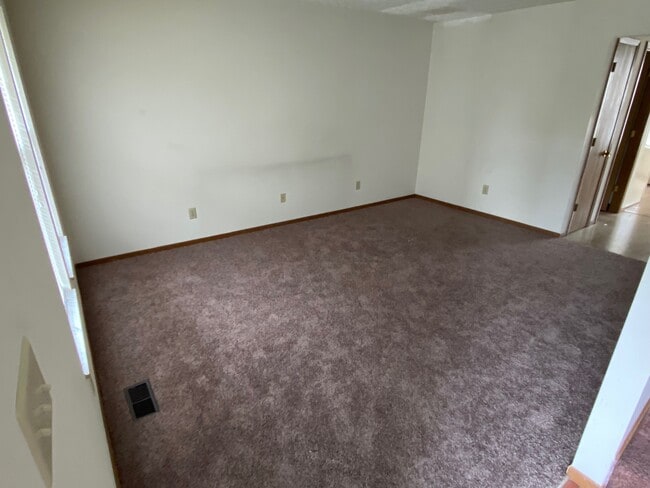 Building Photo - 2077 Bridlewood Blvd