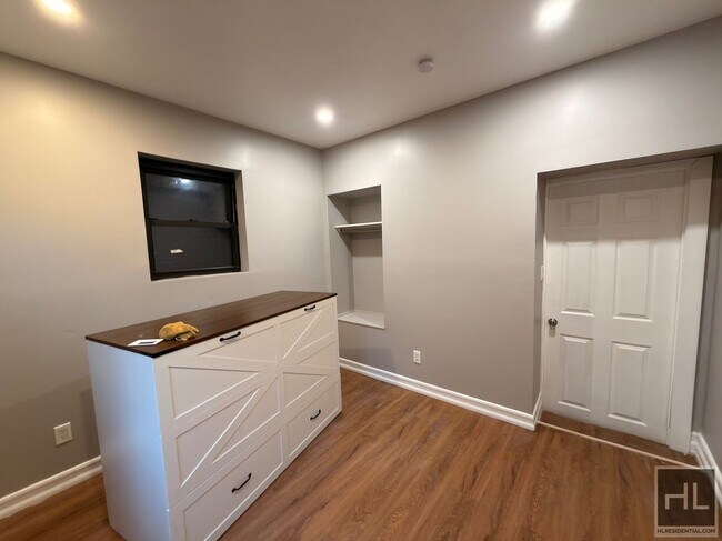 Foto del edificio - HALSEY STREET