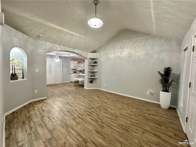 Building Photo - 12 Canela Dr