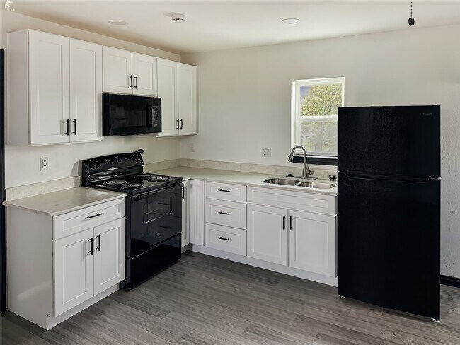 Building Photo - 6812 Avenue Q