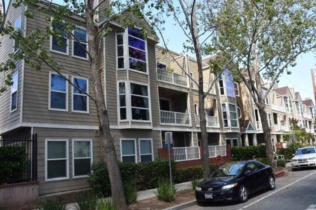 Primary Photo - Pet-Friendly Downtown San Jose Ryland Mews...
