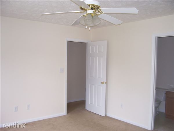 Foto del edificio - 834 Turkey Ridge Dr