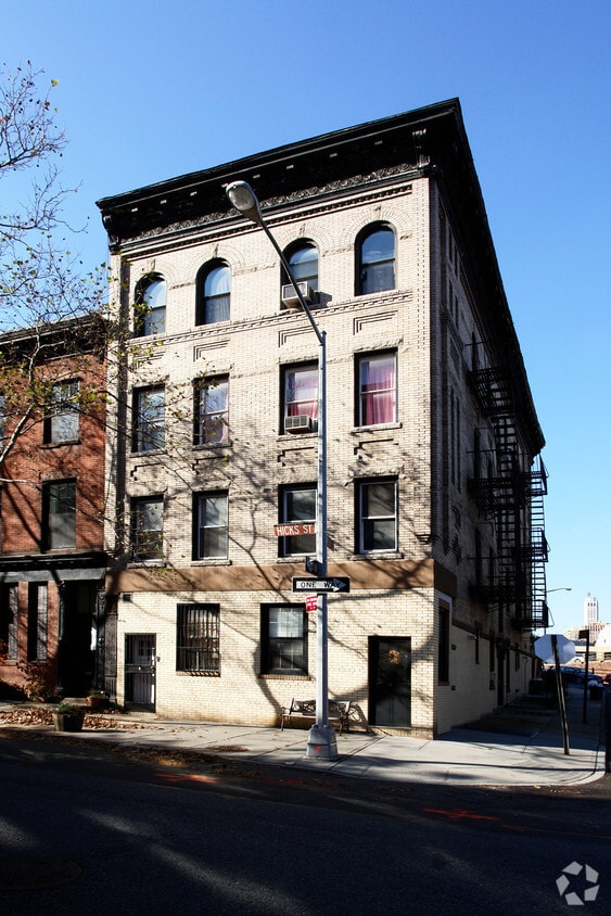 Primary Photo - 30 Hicks St