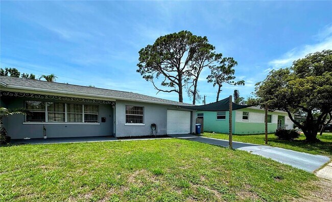 Foto del edificio - 1738 Tyrone Blvd N