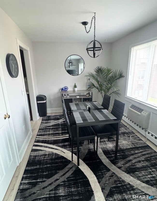 Building Photo - 136 Deer Hill Ave