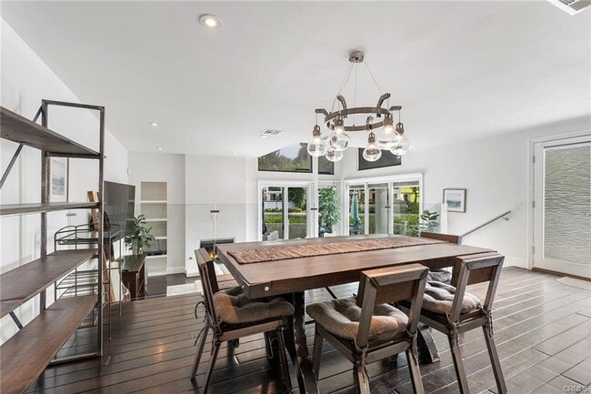 Building Photo - 4625 Park Mirasol