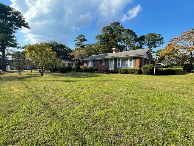 Building Photo - 5057 Wrightsville Ave