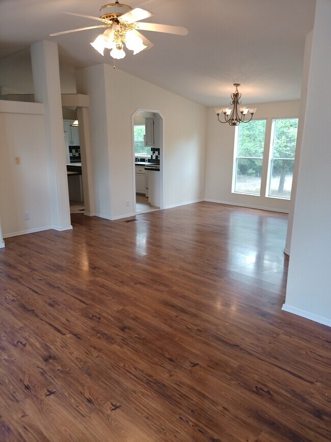 Building Photo - 262 Sendero Blvd