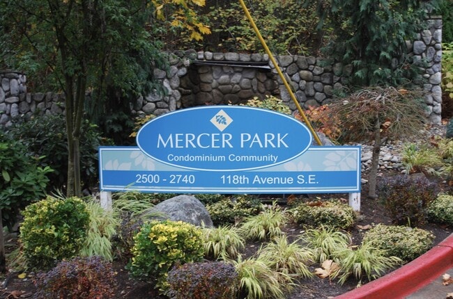 Building Photo - Remodeled Bellevue Condo