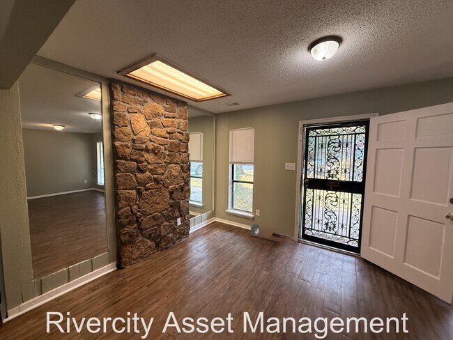 Building Photo - 6408 Green Grove Dr