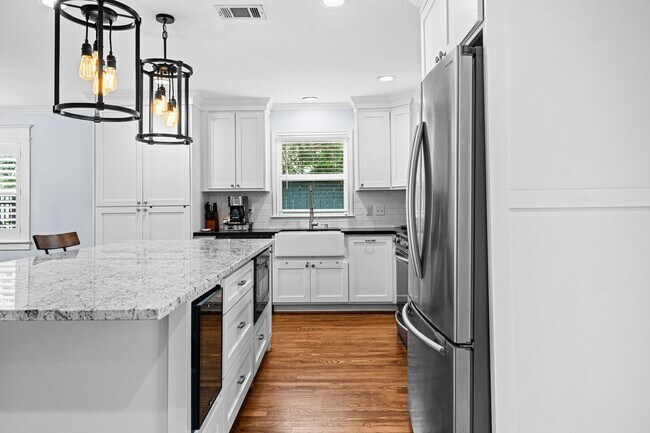 Building Photo - 1046 Althea Dr