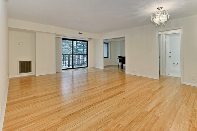 Foto del edificio - 3800 Powell Ln