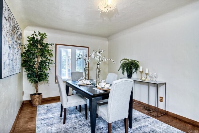 Comedor - 3015 Locust St