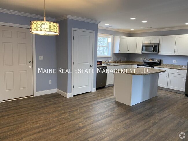 Building Photo - 66 Basketball Ct