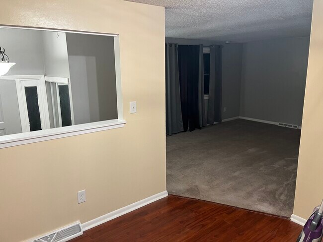 Building Photo - 139 N Seine Dr