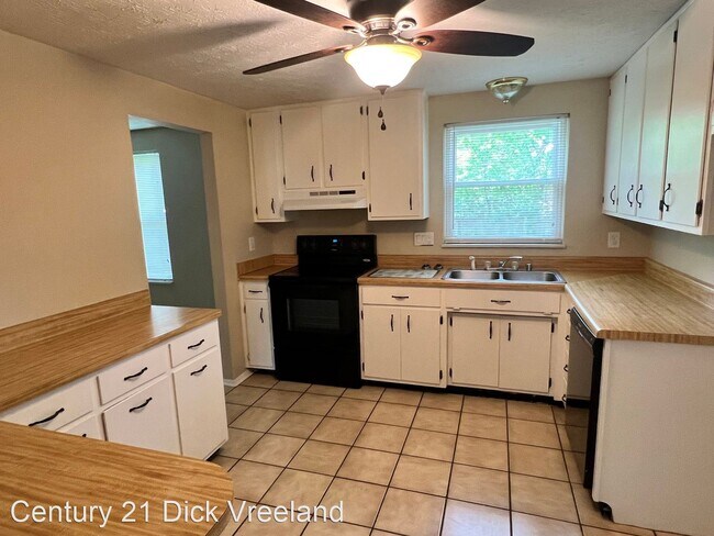 Building Photo - 3 br, 1.5 bath House - 6702 Cub Court
