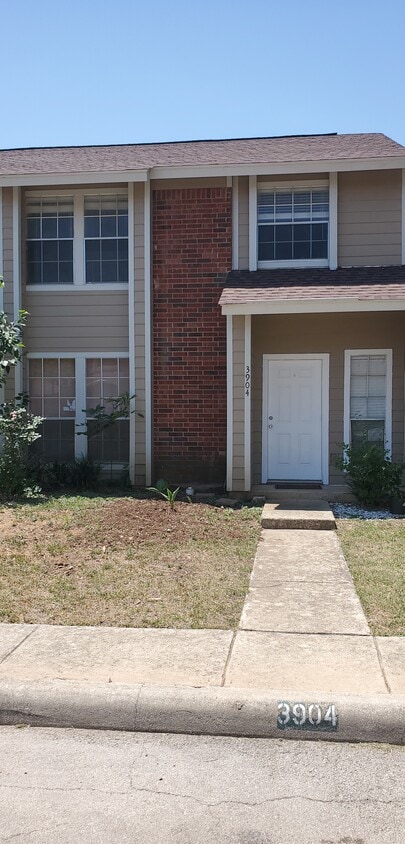 2 story townhouse - 9140 Timber Path