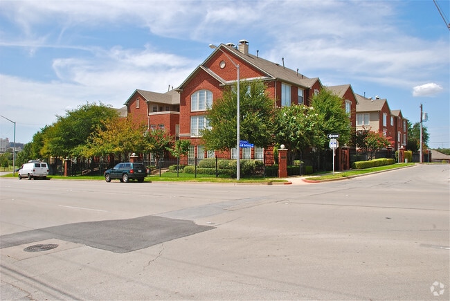 Building Photo - Townhomes of Remington Aim
