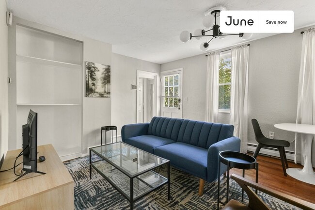 Building Photo - 20 Bacon St