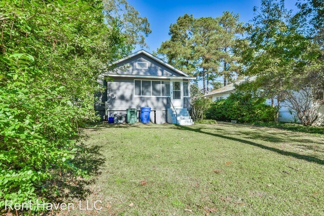 Building Photo - 3 br, 1 bath House - 608 Muller Ave