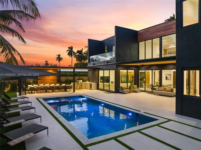 Building Photo - 1960 NE 197th Terrace