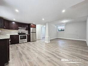 Building Photo - 918 Crain St