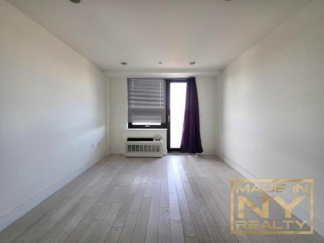 Foto del edificio - 1 bedroom in REGO PARK NY 11374