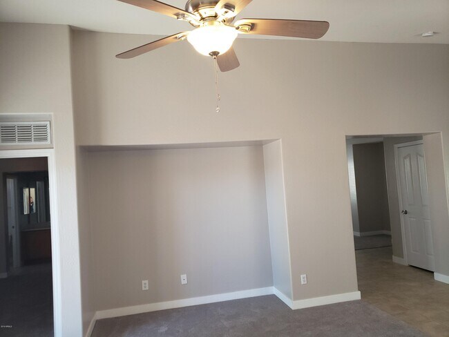 Foto del edificio - 30500 N Sunray Dr