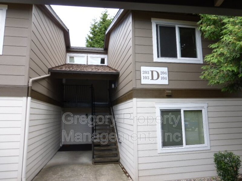 Primary Photo - 12621 NE 130th Way