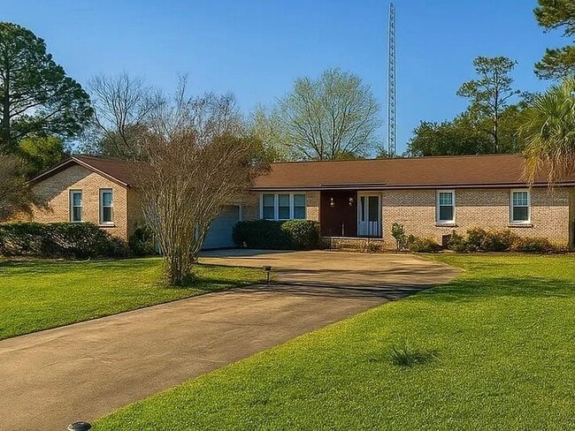 Building Photo - 2701 Cliffside Dr