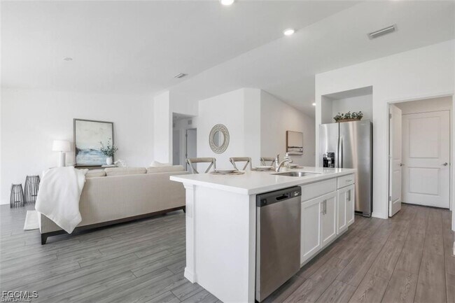 Foto del edificio - 1006 NW 5th Pl