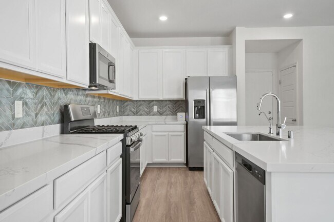Building Photo - Stunning 4 Bedroom Home with Downstairs Room!