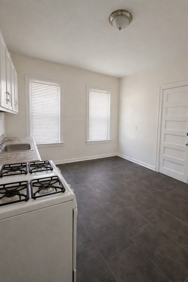 Cocina - 3809 W Galena St