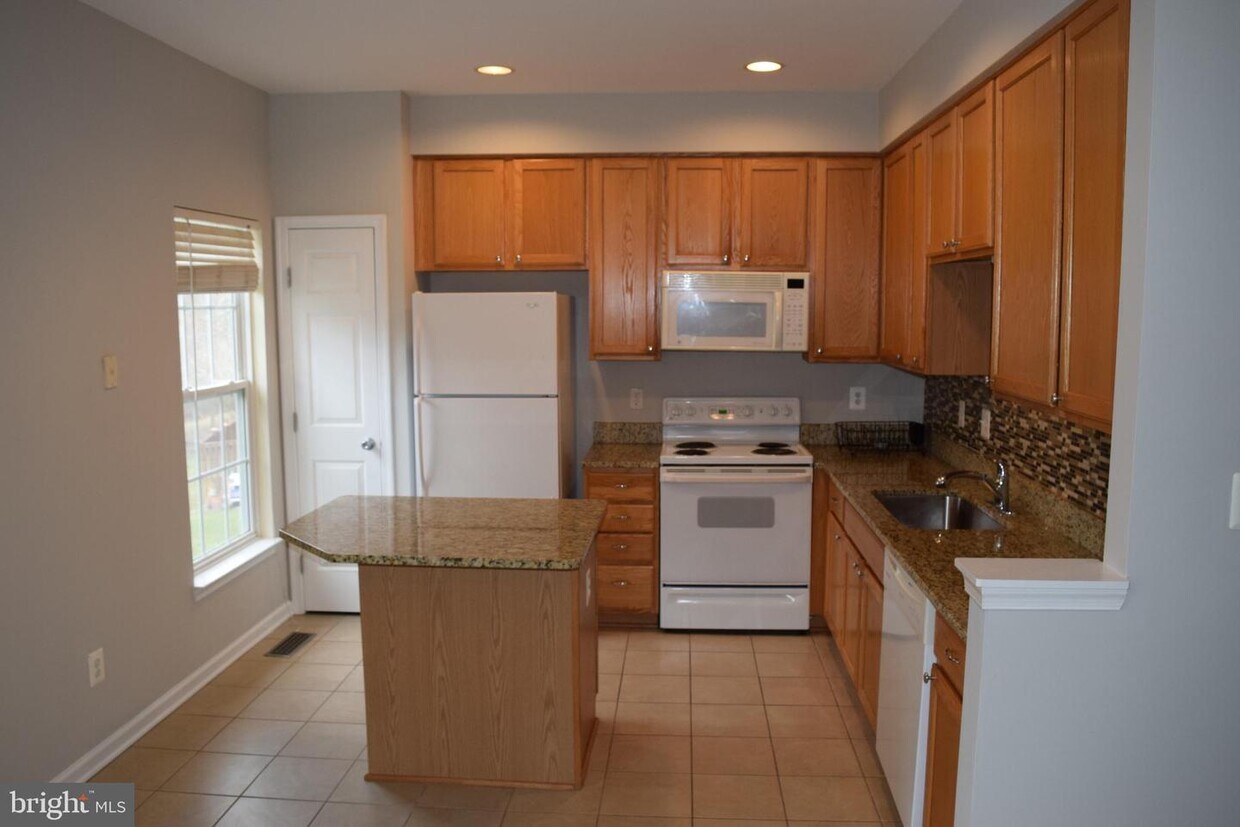 12450 Hadrians Ct, Bristow, VA 20136 Townhome Rentals in Bristow VA