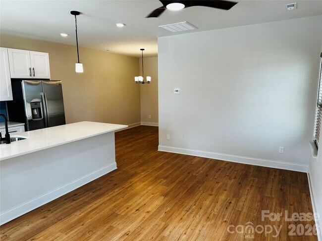 Foto del edificio - 525 N Linwood Ave