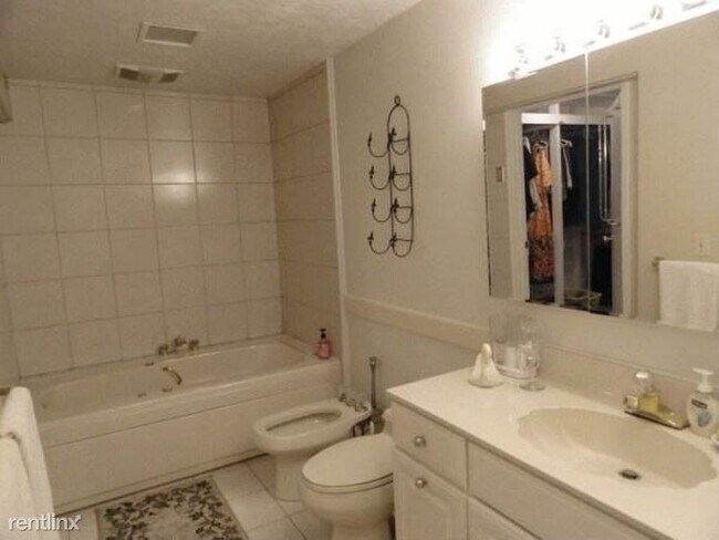 Foto del edificio - 4 br, 4 bath House - 7387 Winding Way
