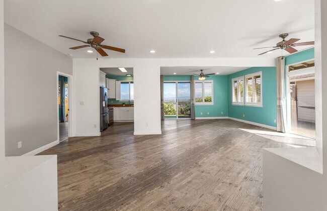 Foto del edificio - Beautiful 3 bed/2 Bath Home in Wailuku w/ Ocean View and a 2 Car Garage!