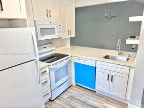 Building Photo - 1192 Coral Club Dr
