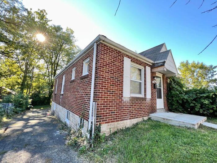 Primary Photo - Pleasantly Old-Fashioned Two-Bedroom Home ...