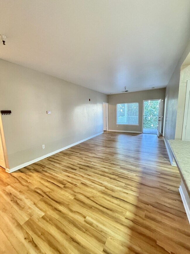 Foto del edificio - 4 Bedroom, 4 Bath Condo