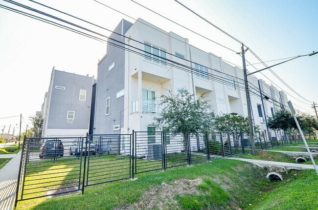 Foto del edificio - 2103 Engelmohr St