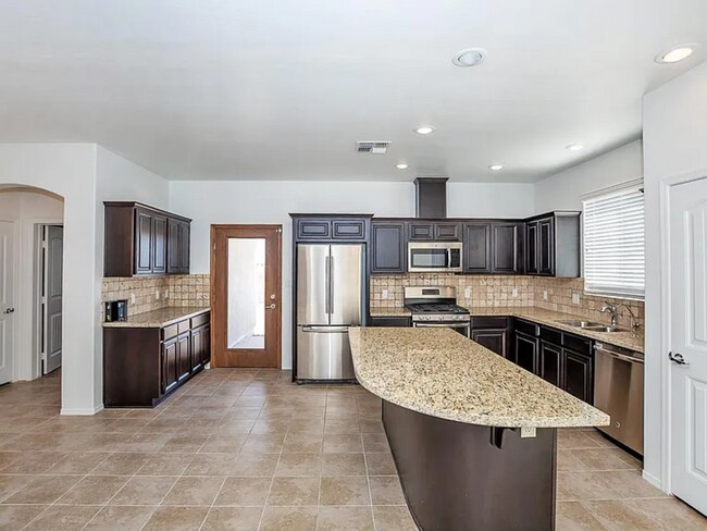 Building Photo - 5 Bedroom Home in Livingston Ranch for Rent!