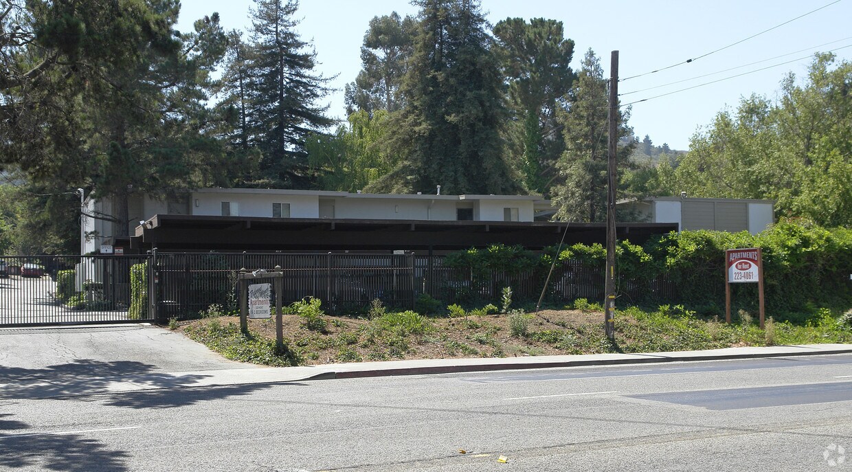 Foto principal - Redwood Manor Apartments