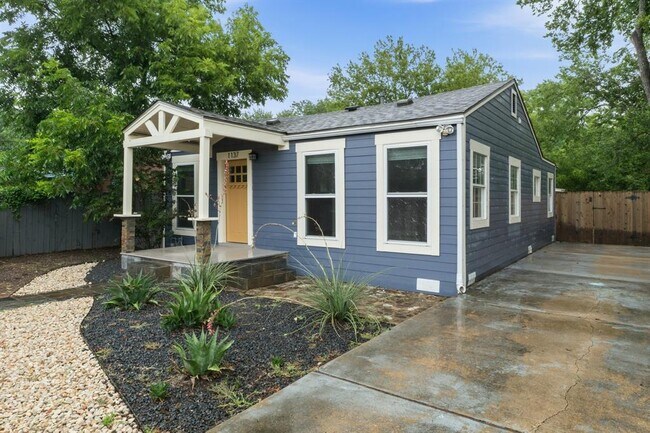 Building Photo - 1137 Nickols Ave